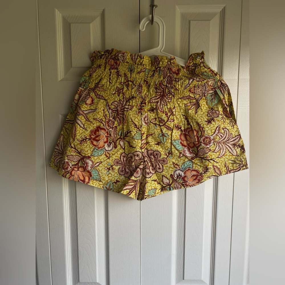 NEW ULLA JOHNSON Rylan Shorts in Calla Lily Floral High-Waist Paperbag Shorts - Picture 5 of 9